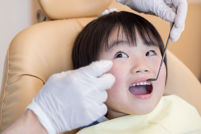 歯医者に来た男の子の画像